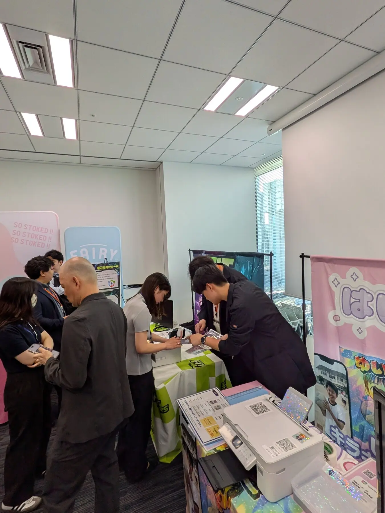 実演会で制作工程を紹介している様子